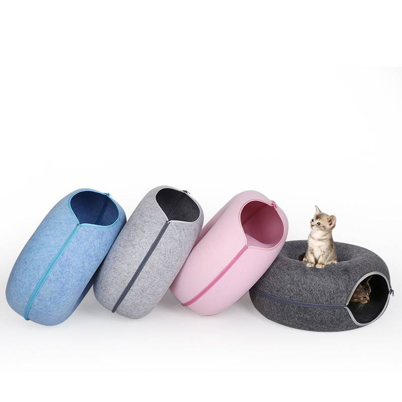 Cuccia e tunnel a forma di ciambella per gatti
