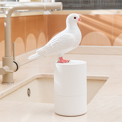 Dispenser automatico di sapone per uccelli
