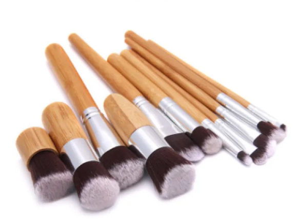 Set di 11 Pennelli da Trucco in Bambù